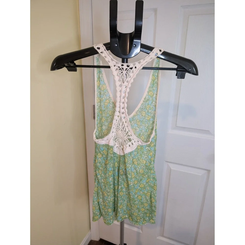 Free‎ People Tank Top Green Floral Crochet Racerback V-Neck - Size XS